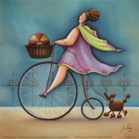 Дама на велосипеде и с собачкой